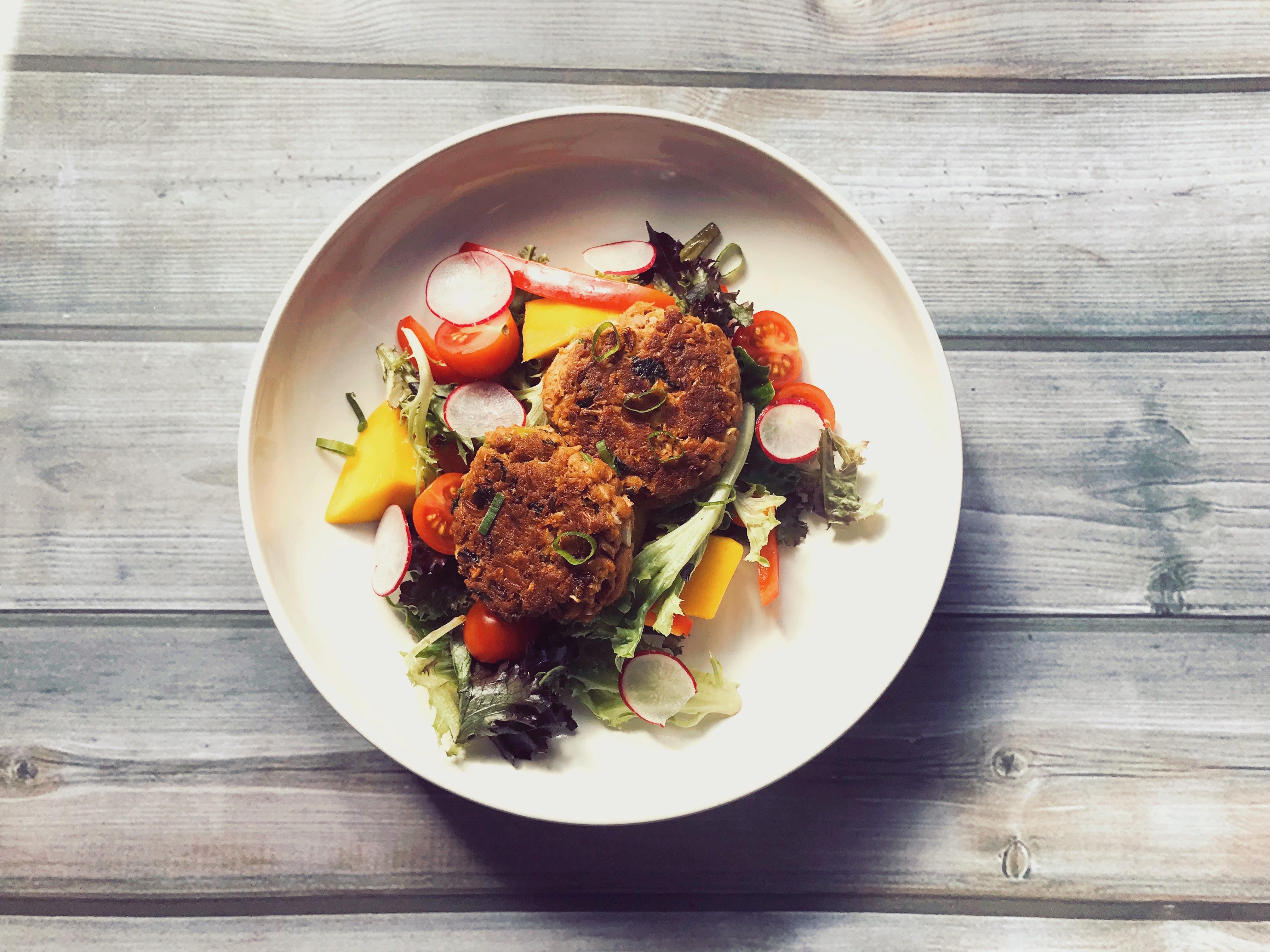 Fish Cakes with a Mango Salad
