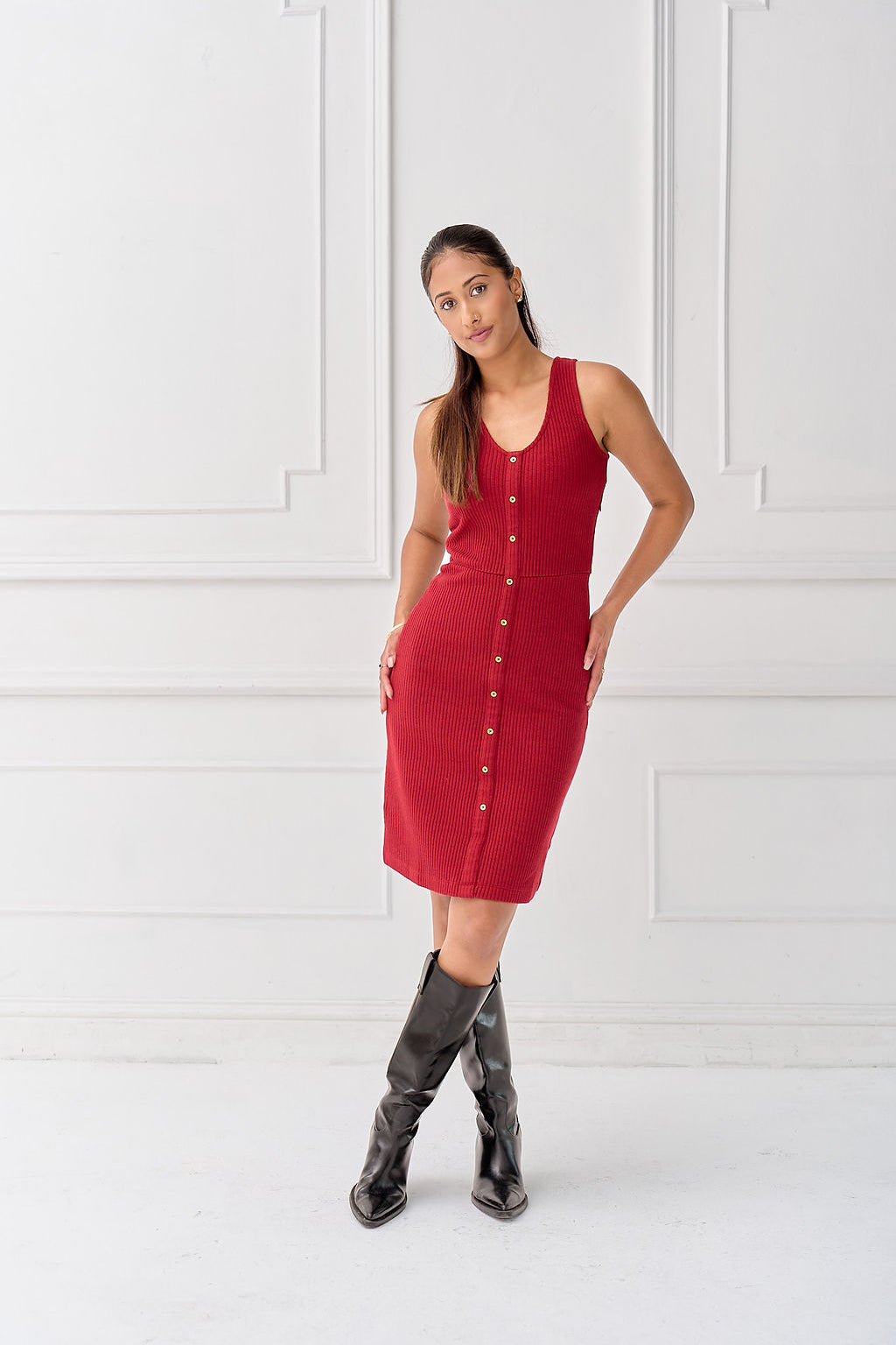 The Kōr Organic Cotton Ribbed Pinafore Dress in Merlot
