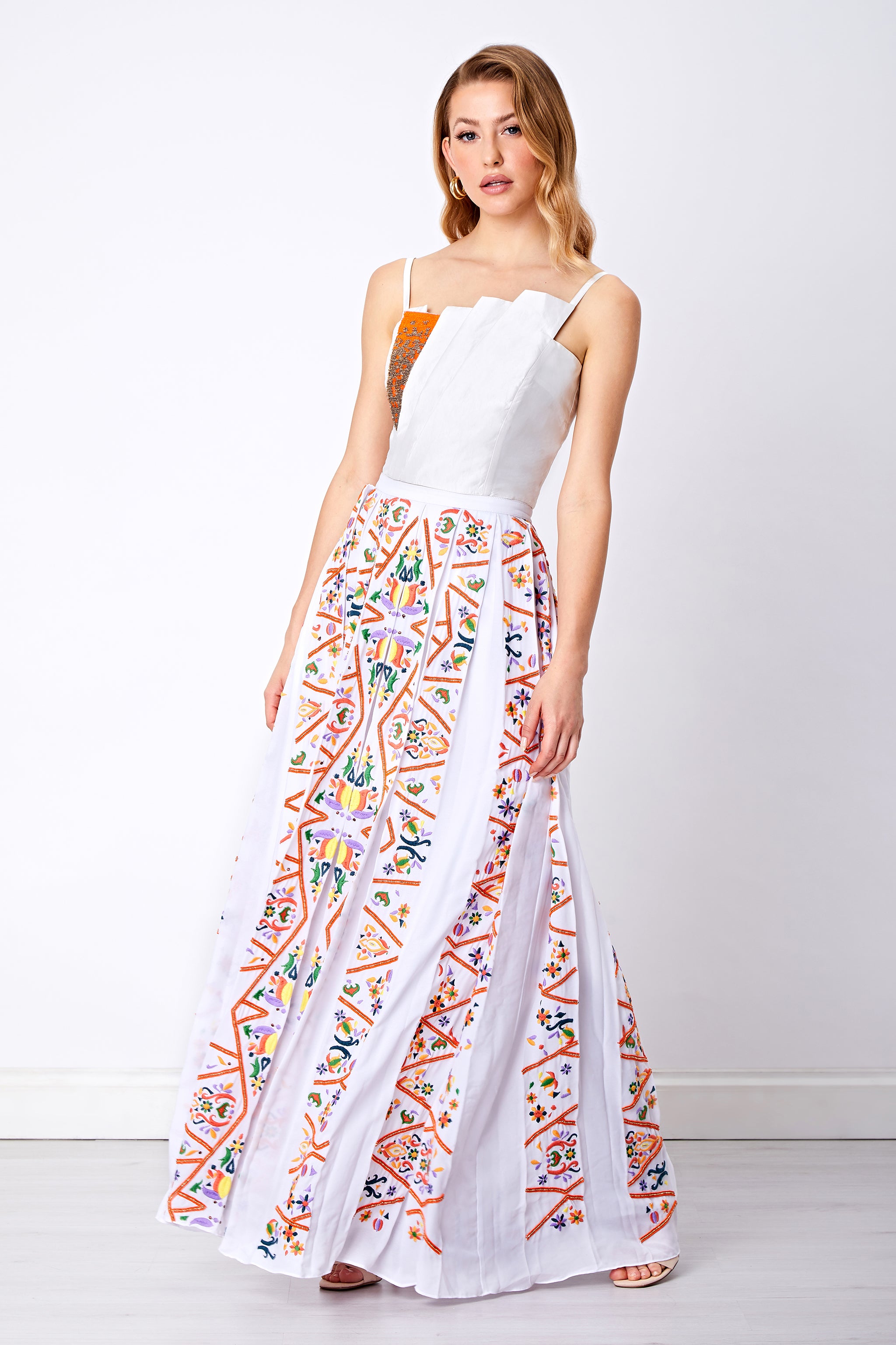 Colorful embellished white box pleated maxi skirt with pleated top